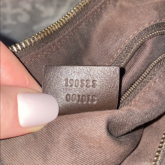 Gucci Shoulder Bag - Picture 9 of 11